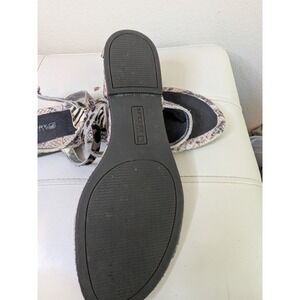 Sperry Top-Sider Womens 9.5M Animal Print Mixed Media Leather T-Strap Sandals